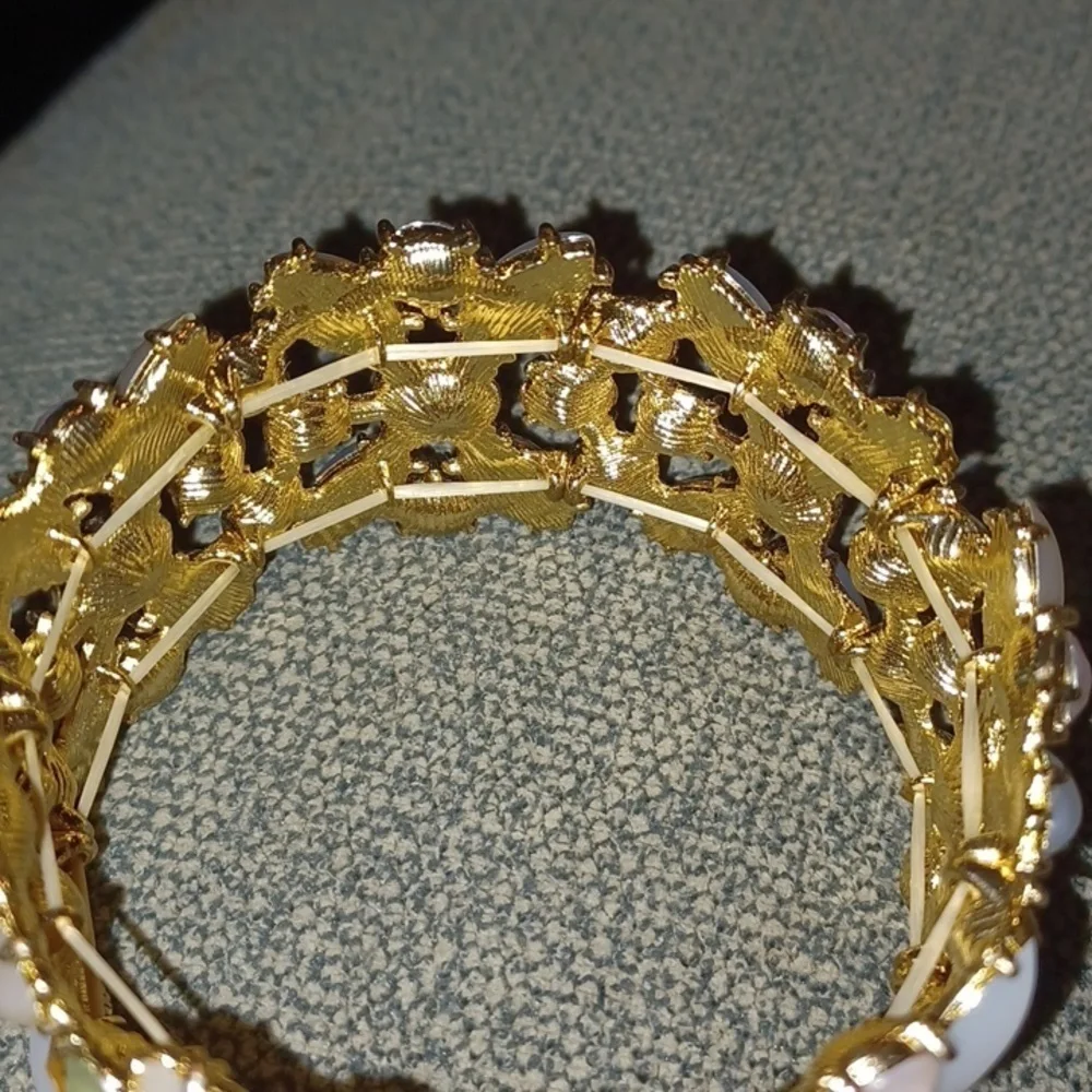 Floral Bracelet, Goldtone, iridescent